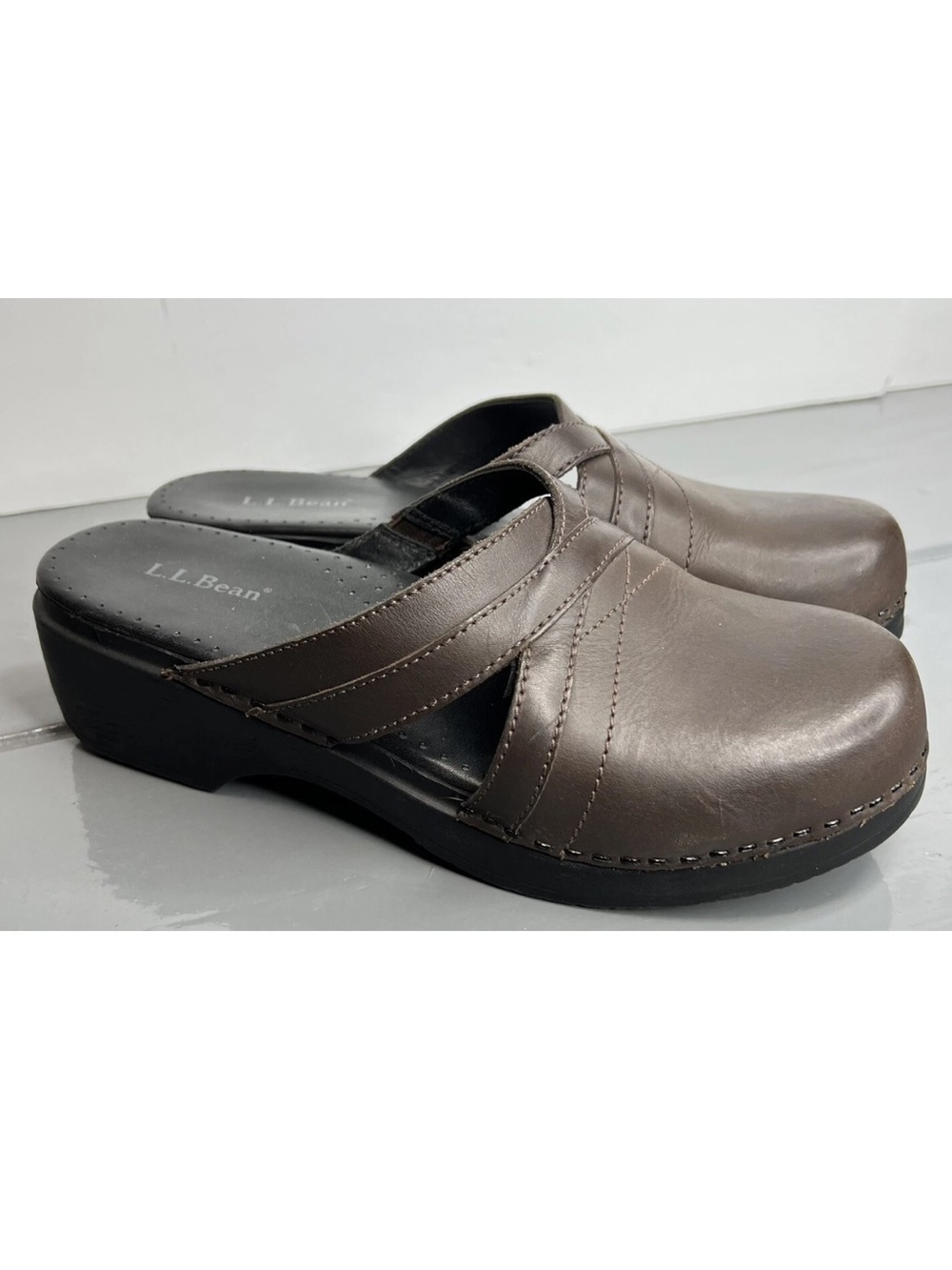 L.L. Bean Women’s Brown Leather Slip-On Clogs/Mules S 39/8-8.5 Good condition!